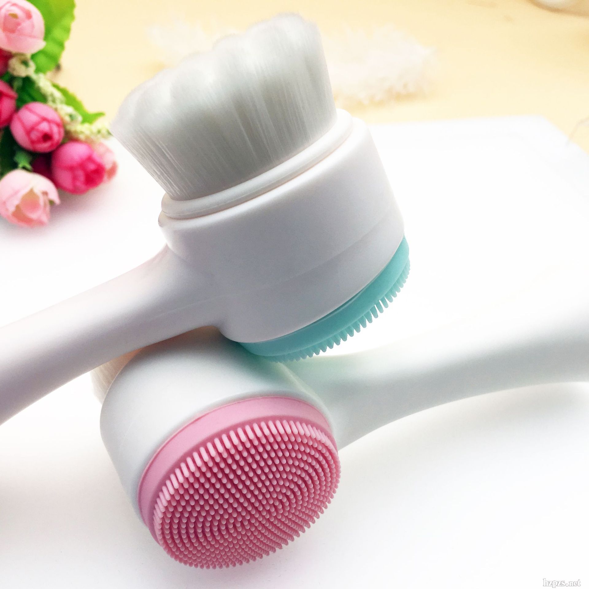 3D硅膠雙面洗臉?biāo)嵜嫠⒆由顚忧鍧嵜兹? onload=