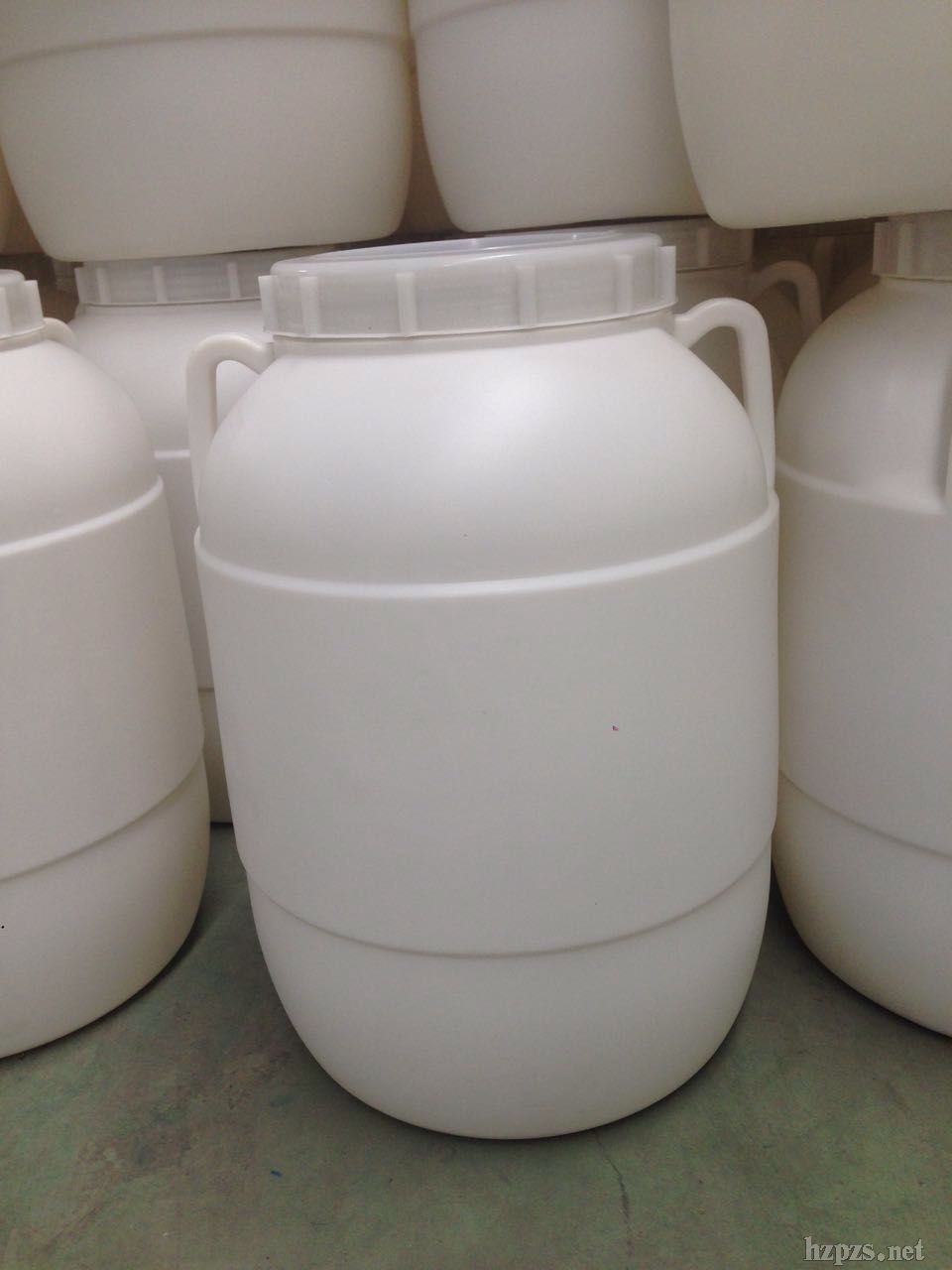 �����~����