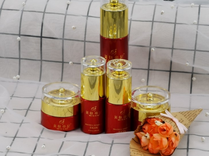 �s��Ů���׺�